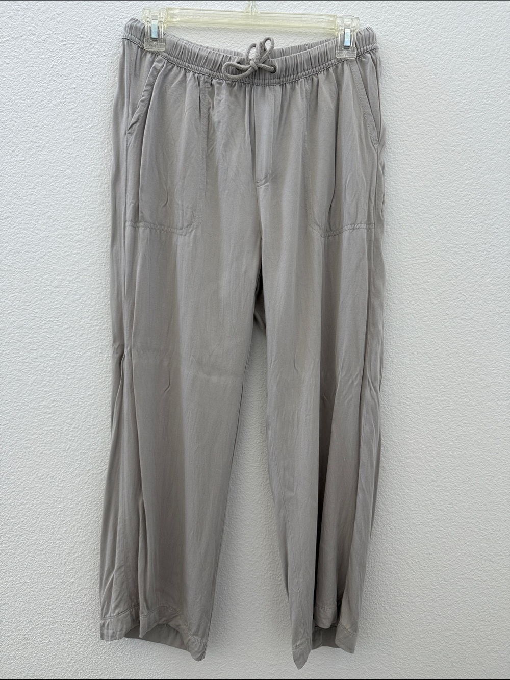 New Splendid drawstring, flowy, wide leg cropped pants